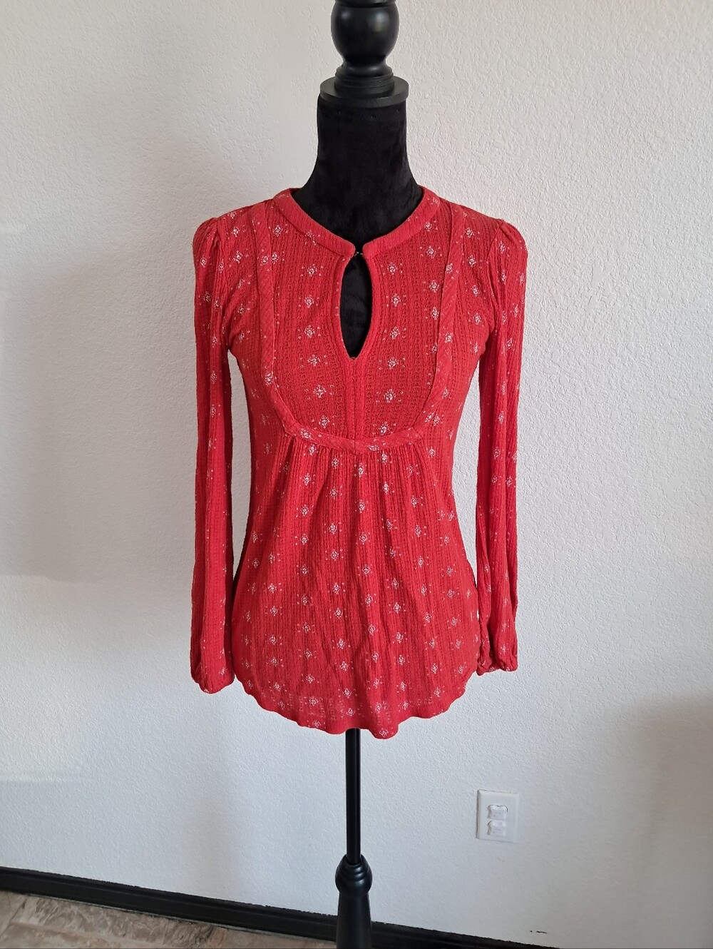 Lucky Brand Red Boho Floral Keyhole Peasant Blouse Long Sleeve Waffle Knit Sz S